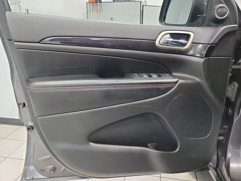 Used 2016 Jeep Grand Cherokee Laredo 75th Anniversary image 34