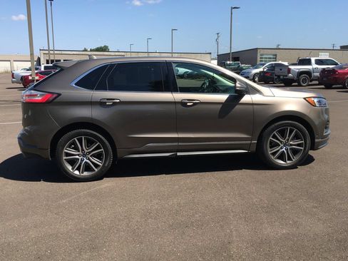 Used 2019 Ford Edge Titanium w/ Equipment Group 301A AWD/4WD image 7