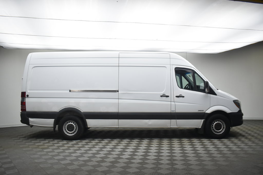 Used 2015 Mercedes-Benz Sprinter 2500 image 11