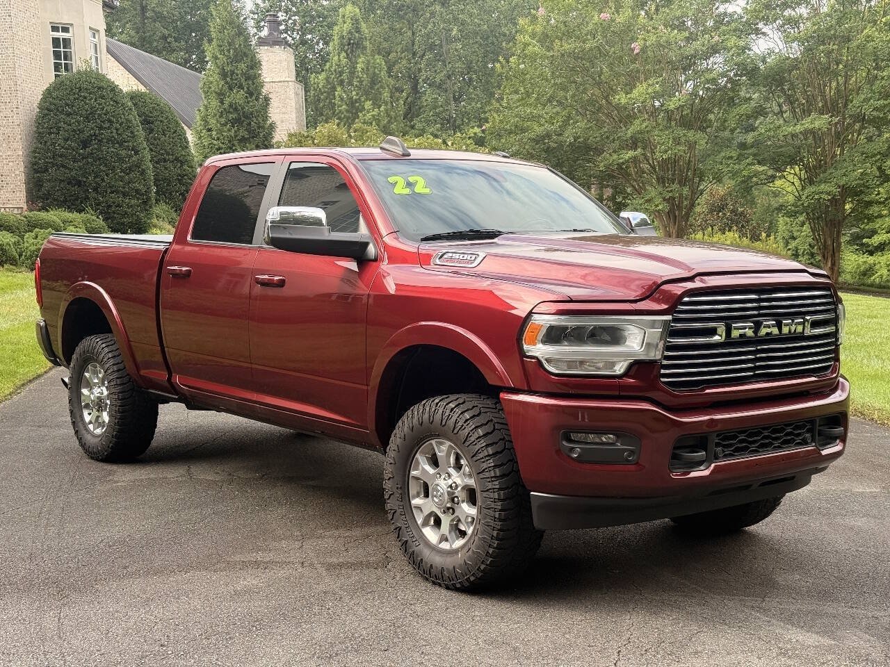 Used 2022 RAM 2500 Laramie AWD/4WD image 1