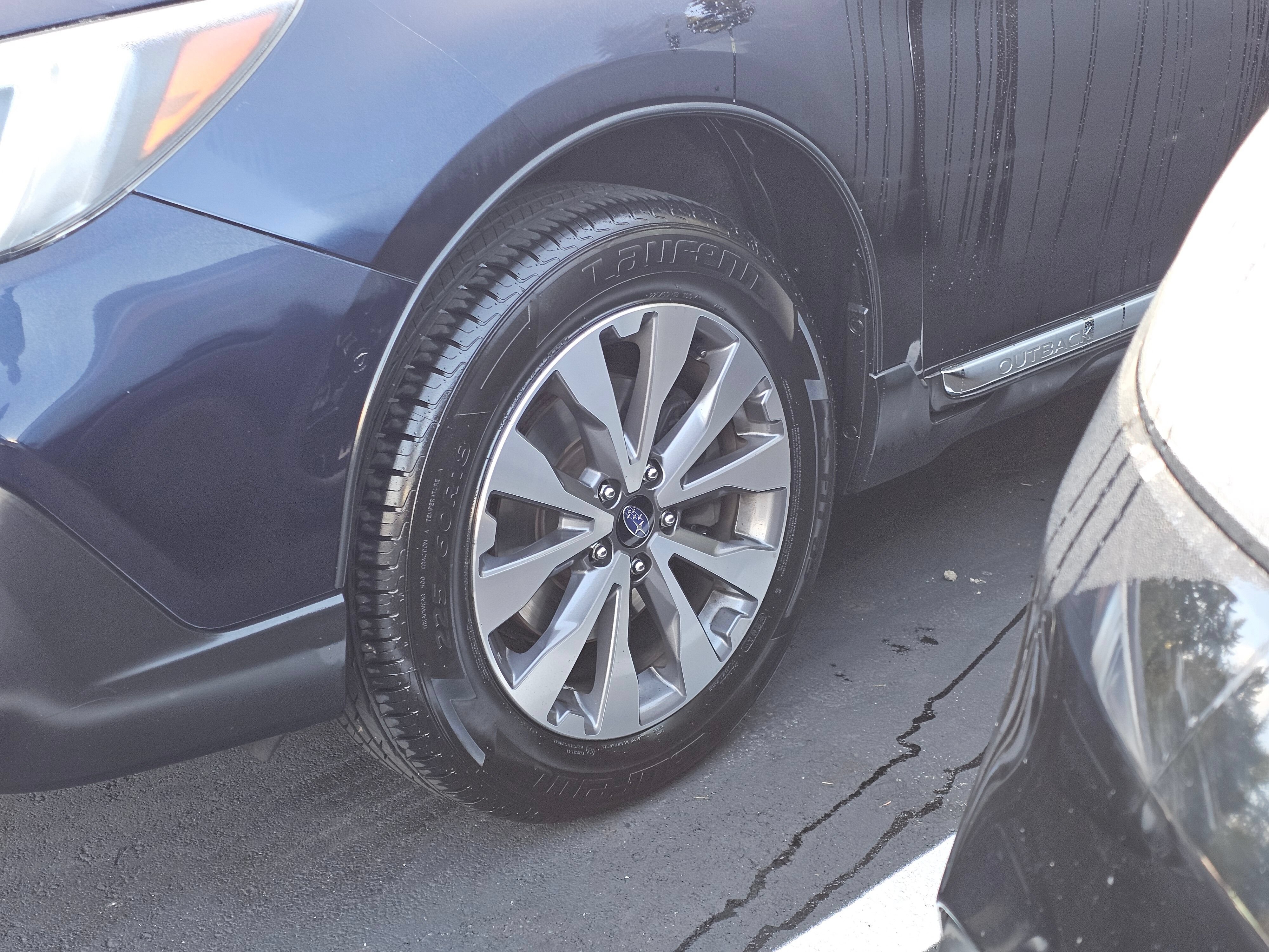 Used 2018 Subaru Outback 2.5i Touring AWD/4WD image 4