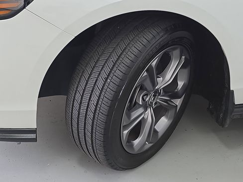 Used 2024 Honda Accord EX image 31