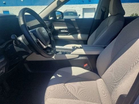 Used 2026 Toyota Grand Highlander AWD image 12