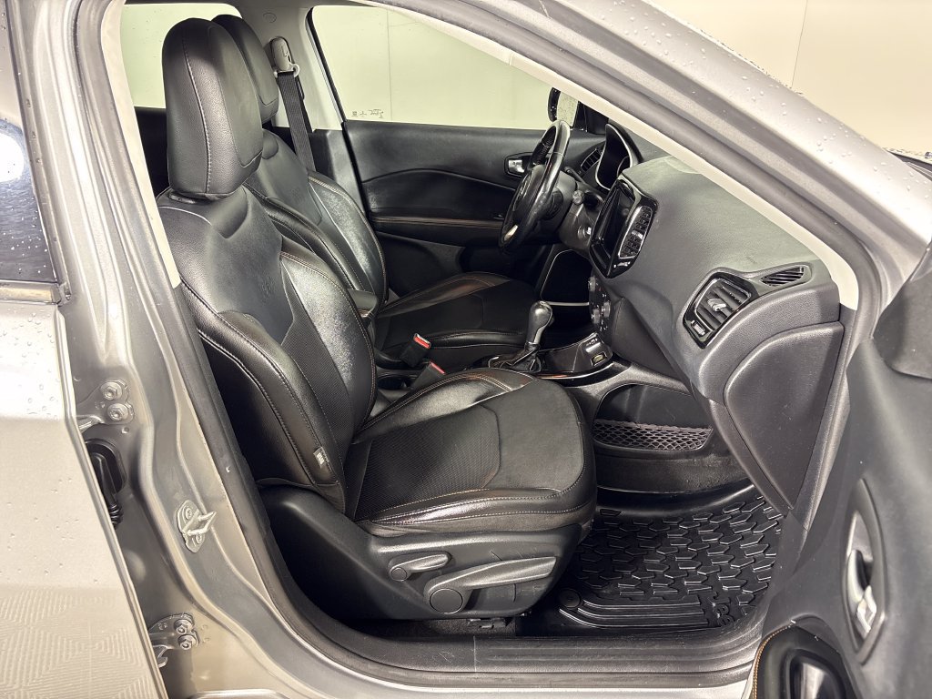 Used 2020 Jeep Compass Limited FWD image 6