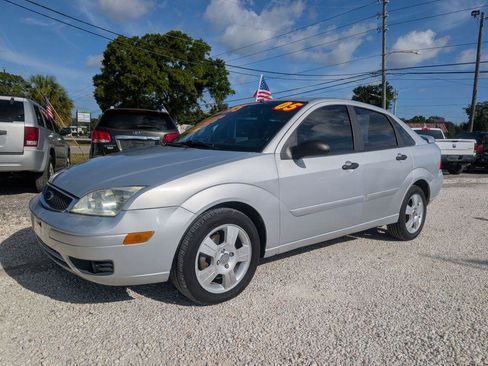 Used 2006 Ford Focus SE FWD image 1