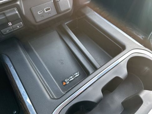 Used 2022 GMC Sierra 2500 Denali w/ Denali Ultimate Package image 26