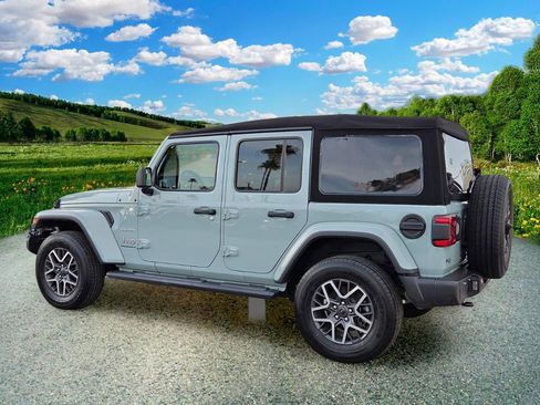Used 2024 Jeep Wrangler Unlimited Sahara w/ Safety Group AWD/4WD image 4