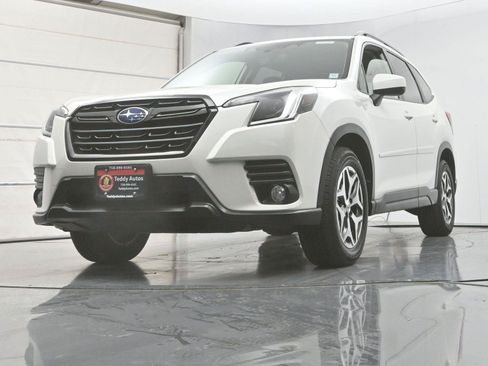 Used 2023 Subaru Forester Premium AWD/4WD image 30