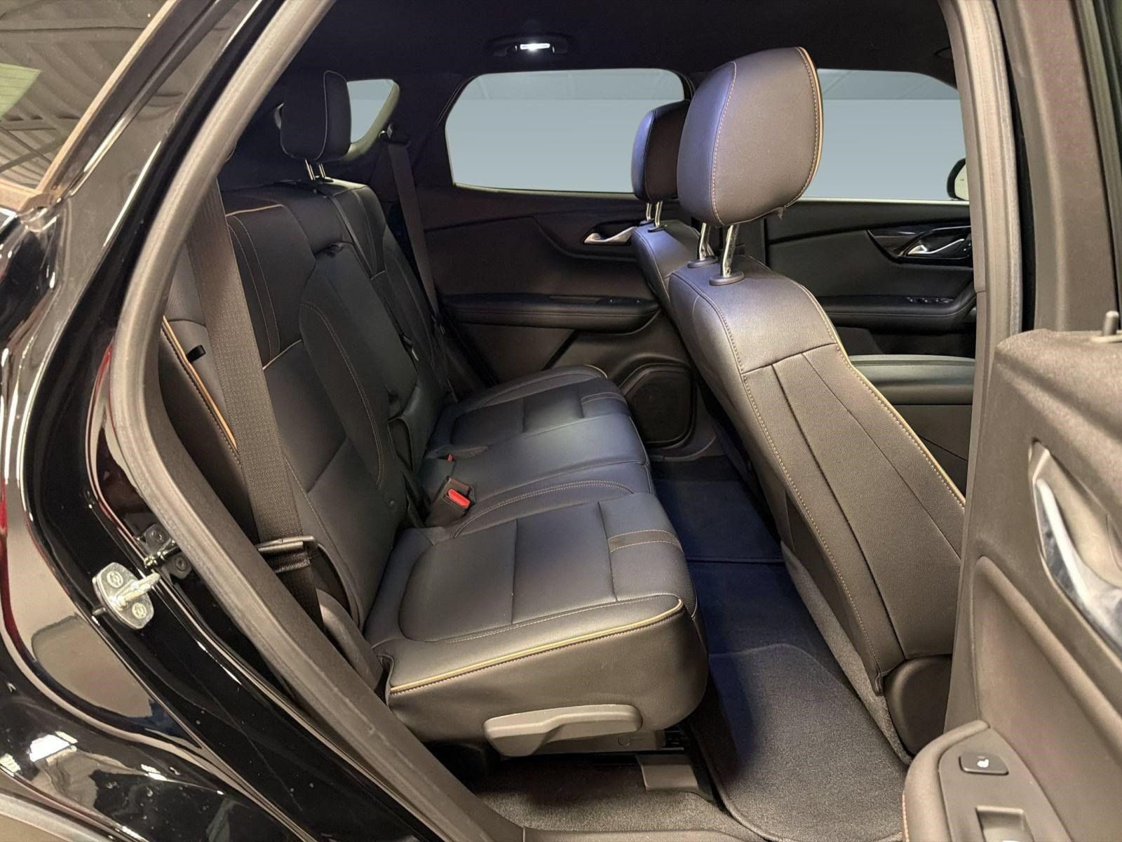 Used 2022 Chevrolet Blazer Premier w/ Enhanced Convenience Package FWD image 31