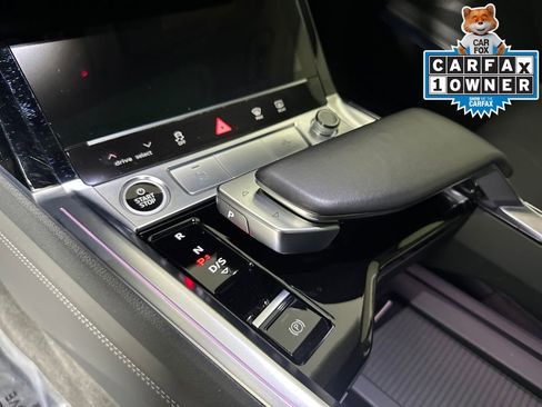 Used 2021 Audi e-tron Prestige w/ Prestige Package image 26