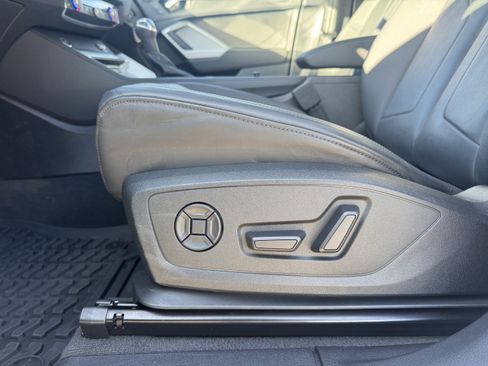 Used 2023 Audi Q3 2.0T Premium w/ Convenience Package image 12