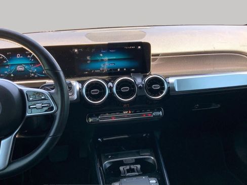 Used 2021 Mercedes-Benz GLB 250 4MATIC image 6