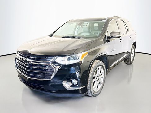Used 2018 Chevrolet Traverse Premier w/ Driver Confidence II Package FWD image 4