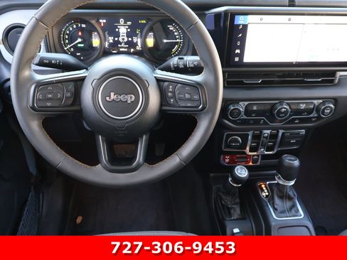 Used 2024 Jeep Wrangler Willys image 17