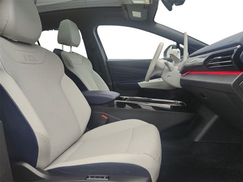 Used 2023 Volkswagen ID.4 Pro S image 26