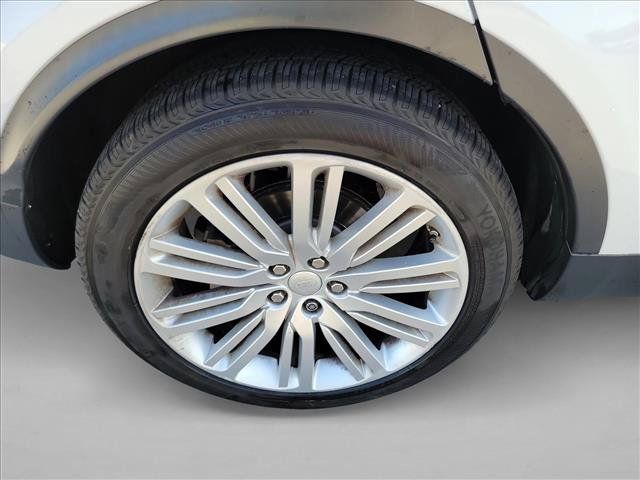 Used 2018 Land Rover Discovery HSE Luxury AWD/4WD image 11