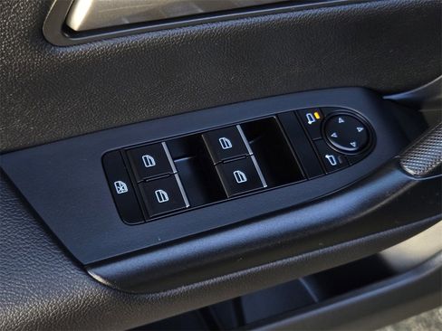 Certified 2025 MAZDA CX-50 2.5 Hybrid w/ Preferred Pkg image 11