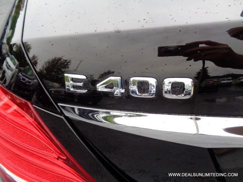 Used 2018 Mercedes-Benz E 400 4MATIC Sedan image 5