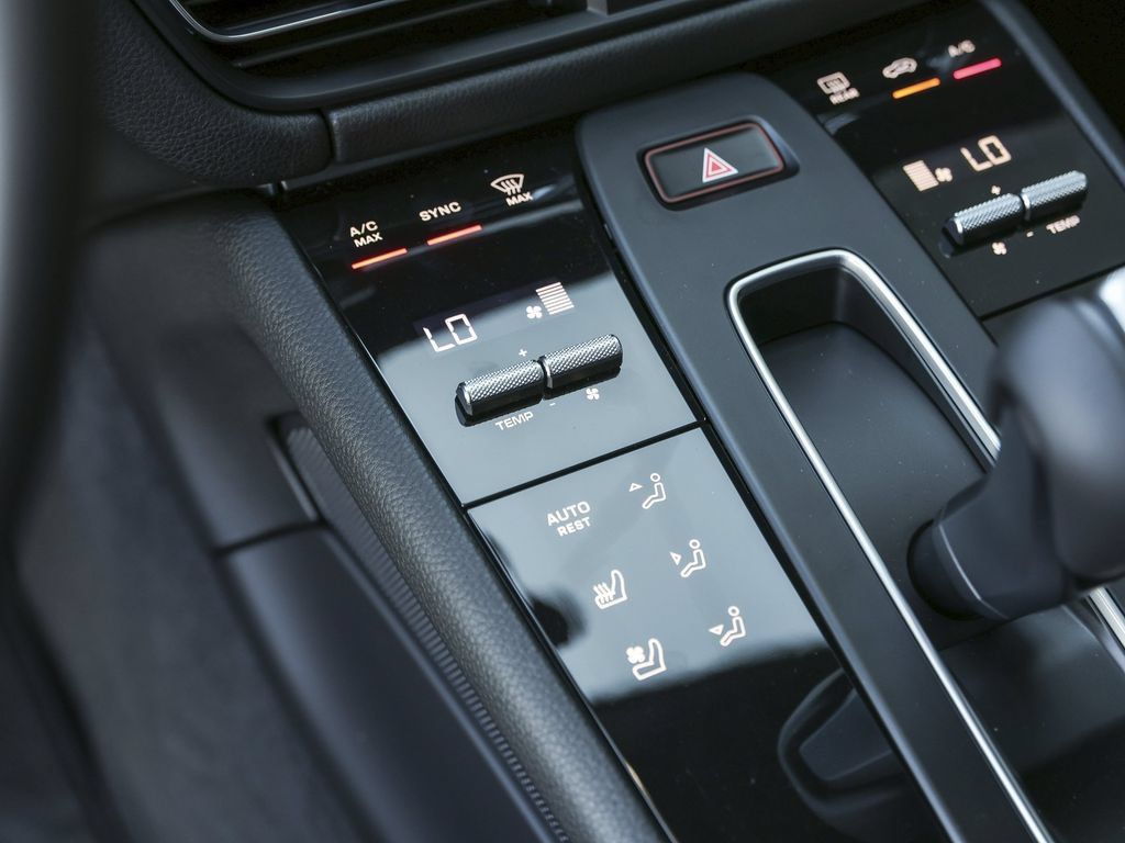 Certified 2026 Porsche Macan AWD/4WD image 24