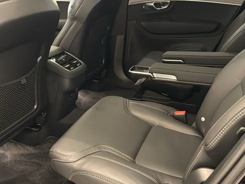 Used 2025 Volvo XC90 B6 Ultra w/ Protection Package Premier AWD/4WD image 27
