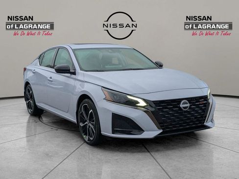 New 2025 Nissan Altima 2.5 SR w/ SR Premium Package image 3