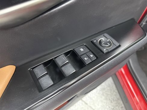 Used 2019 Lexus UX 200 w/ Premium Package image 18