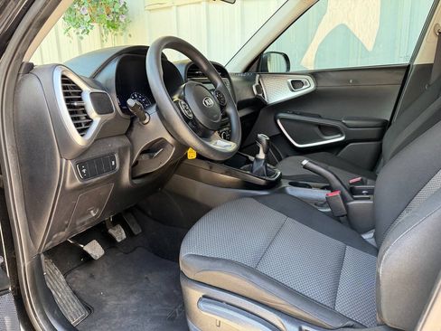 Used 2020 Kia Soul LX FWD image 5