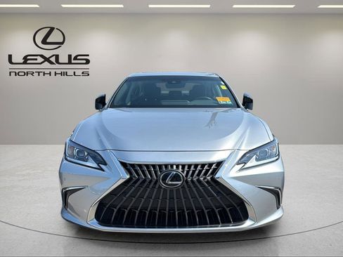 Used 2023 Lexus ES 350 w/ Premium Package FWD image 2