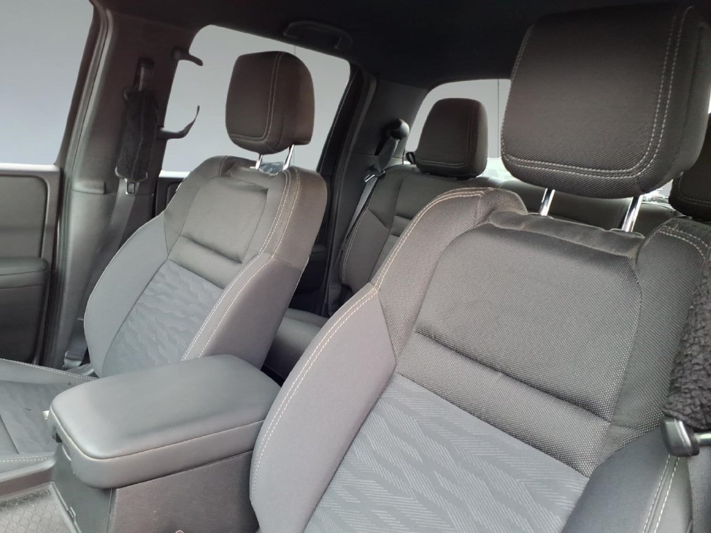 Used 2023 Nissan Frontier SV w/ Midnight Edition Package RWD image 16