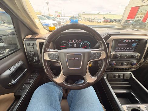 Used 2018 GMC Sierra 3500 Denali image 17