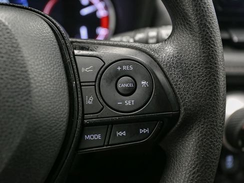 Used 2025 Toyota RAV4 XLE AWD/4WD image 33