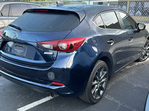 Used 2018 MAZDA MAZDA3 Grand Touring w/ Premium Equipment Package FWD image 8