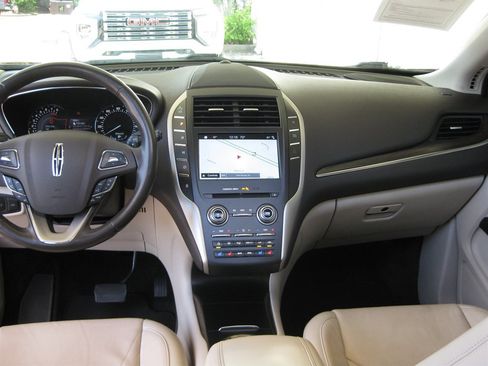 Used 2018 Lincoln MKC Reserve FWD image 30