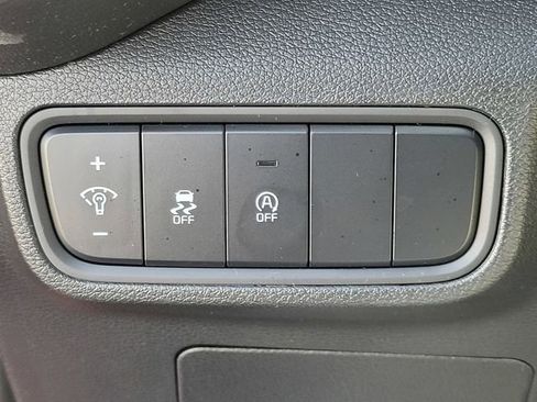 Used 2025 Kia Soul S FWD image 19