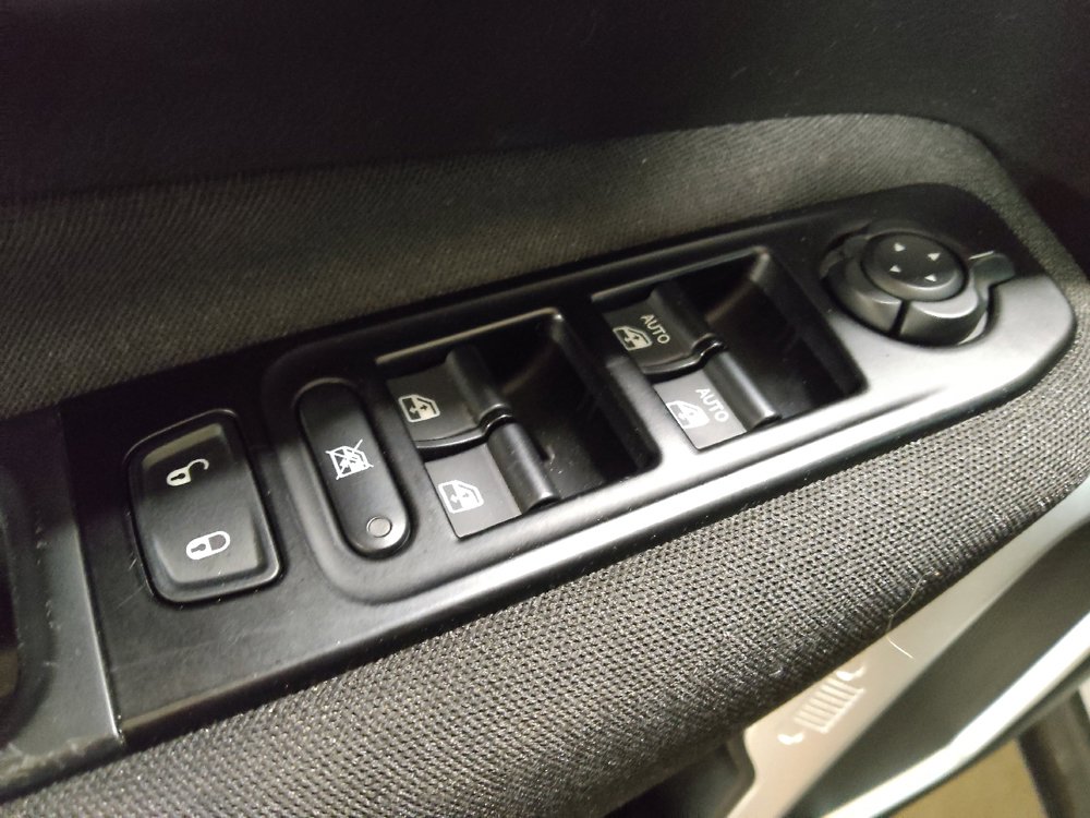 Used 2021 Jeep Renegade Latitude FWD image 27