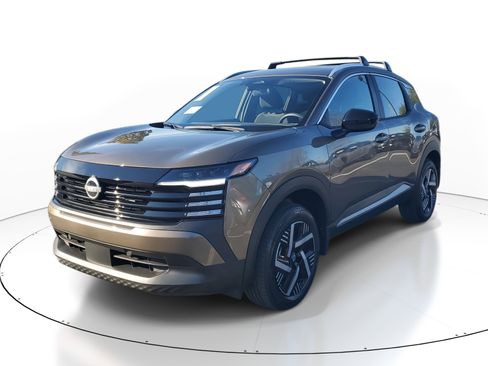 New 2026 Nissan Kicks SV w/ Cold Weather Package FWD image 3