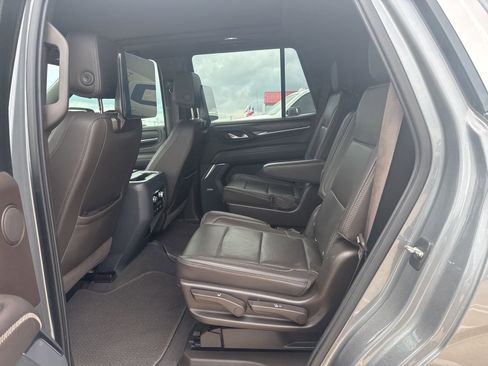 Used 2021 GMC Yukon Denali w/ Denali Premium Package AWD/4WD image 10