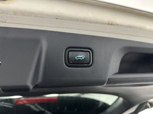 Used 2024 Hyundai Palisade Limited FWD image 17