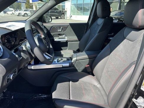 Used 2024 Mercedes-Benz GLB 250 image 10