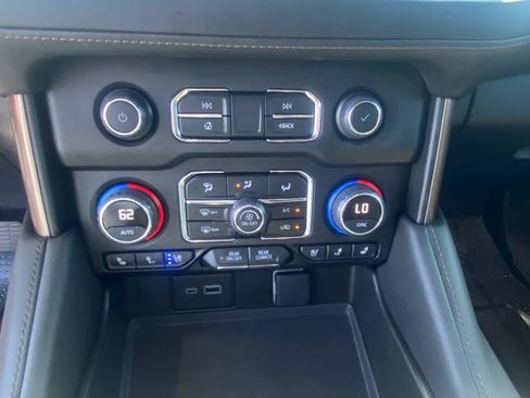 Used 2024 Chevrolet Tahoe High Country w/ Premium Package AWD/4WD image 17