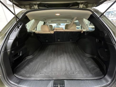 Used 2015 Subaru Outback 3.6R Limited image 23