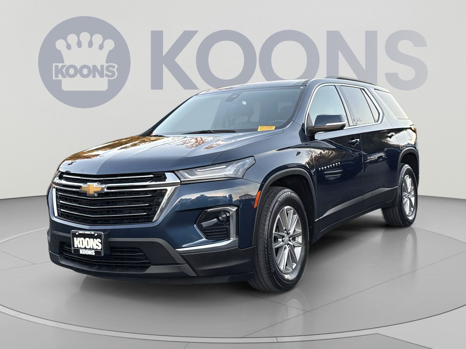 Used 2023 Chevrolet Traverse LT AWD/4WD image 1