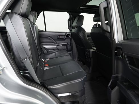 Used 2025 Toyota 4Runner TRD Off-Road image 11