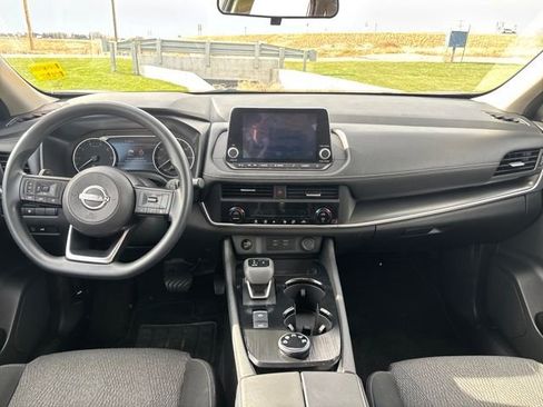 Used 2024 Nissan Rogue SV image 12