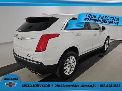 Used 2019 Cadillac XT5 FWD image 2