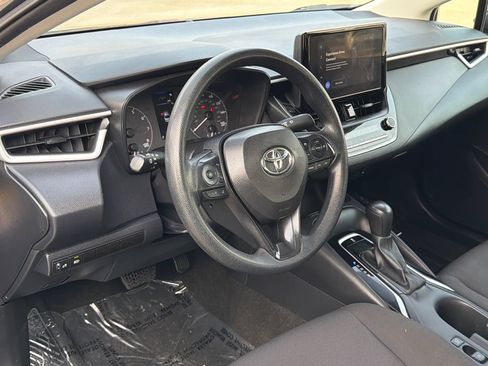 Used 2025 Toyota Corolla LE w/ Convenience Package FWD image 17