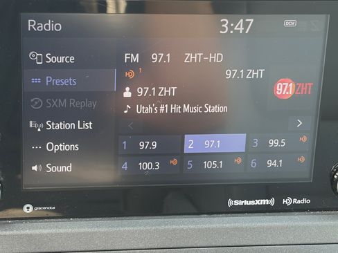 Used 2018 Toyota Sienna XLE FWD image 16