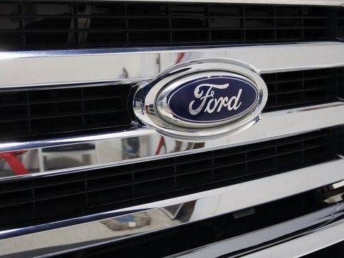 Used 2014 Ford E-350 and Econoline 350 XLT image 22