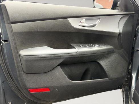 Used 2024 Kia Forte LXS image 13