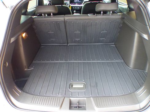 Used 2025 Chevrolet Trax RS w/ Driver Confidence Package image 17